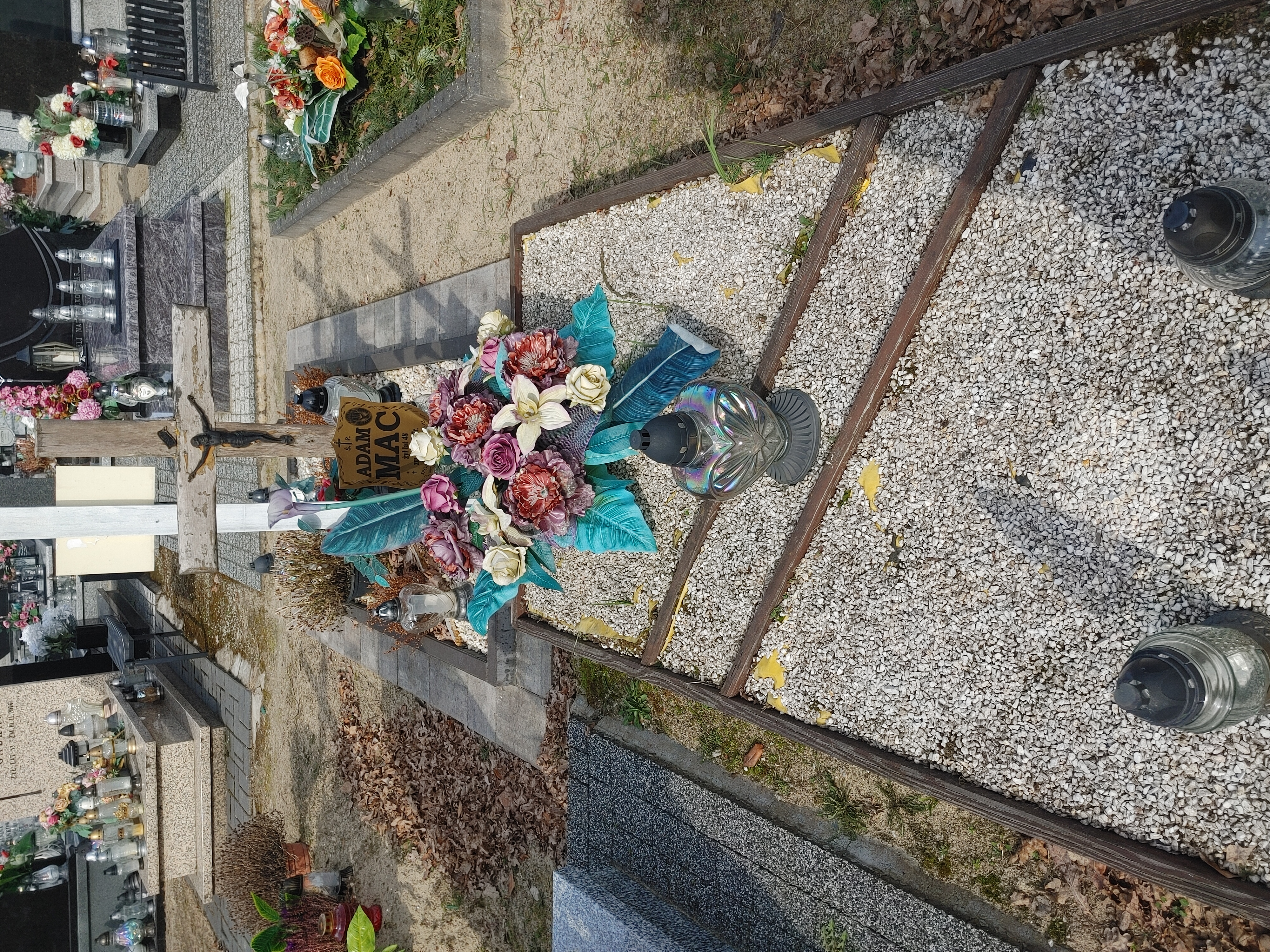 Grób Adam Mac