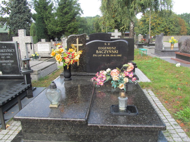 Grób Eugeniusz Baczyński