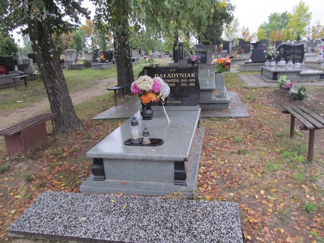 Grób Marek Haładyniak