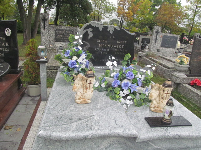 Grób Tomasz Mianowski
